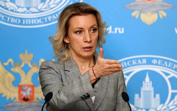 representante especial do Ministério das Relações Exteriores da Rússia, Maria Zakharova, declarou que Moscou considera 'inadmissíveis' as sanções unilaterais dos EUA contra Venezuela; "As sanções anunciadas contra os setores financeiro e petrolífero da Venezuela são, obviamente, destinadas a agravar a instabilidade da situação no país, ao aprofundar os problemas econômicos", disse Zakharova em um comunicado publicado no site da diplomacia russa