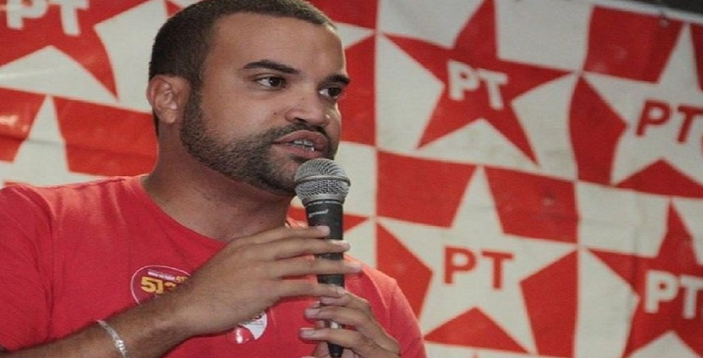O presidente municipal do PT de Aracaju, Jefferson Lima, convoca a militância e trabalhadores para a paralisação geral da próxima sexta-feira; é um posicionamento sobre atual panorama político e à arbitrária tentativa de prisão do ex-presidente Lula