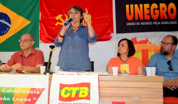 A Conferência do Partido Comunista do Brasil (PCdoB) no Distrito Federal aprovou como pré-candidatos ao Governo do DF nas eleições de 2018 os nomes de Emília Fernandes, Volnei Garrafa e Olgamir Amância; na convenção, também foi eleita a nova direção do PCdoB, com 45 membros de todas as regiões do DF