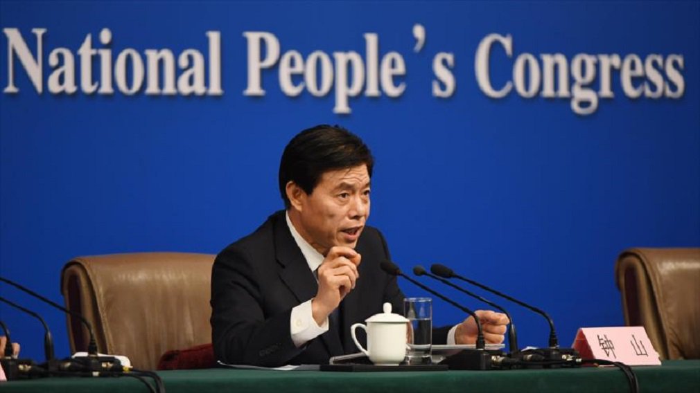 Durante a sessão parlamentar anual em Pequim, o ministro Zhobg Shan disse que "muitos amigos norte-americanos e ocidentais pensam que a China não pode viver sem os Estados Unidos, mas isso é apenas meia verdade"; "Ao mesmo tempo, os EUA não podem viver sem a China", disse o ministro, acrescentando que nos últimos dez anos o crescimento das exportações dos EUA para a China superou o crescimento das exportações chinesas para os Estados Unidos