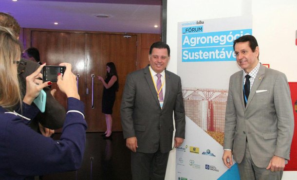 O governador Marconi Perillo (PSDB) participou de um fórum sobre o agronegócio na quinta-feira, em São Paulo, e disse que a disputa entre o governador Geraldo Alckmin e o prefeito João Doria pela candidatura presidencial não prejudica o partido; "Qual é o partido que tem uma discussão como essa no país?"; o goiano diz não haver riscos de divisão; "Nós vamos ter um só candidato"