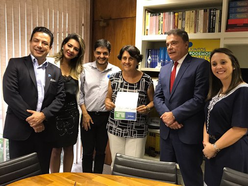 Ex-deputada distrital em três mandatos e secretária do Governo Distrital nas gestões de Joaquim Roriz e José Roberto Arruda, Eliana Pedrosa é química formada pela UnB; para o senador e líder do partido, Alvaro Dias, Eliana é uma das mais fortes lideranças do Distrito Federal e será responsável pela construção da candidatura do Podemos ao Palácio Buriti