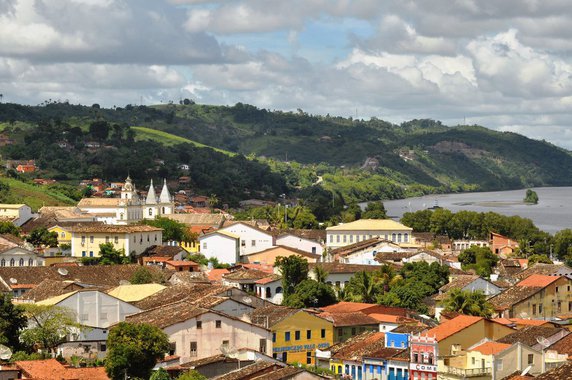 Fortalecer a imagem do estado como destino rico em atrativos junto ao trade da Filadélfia, na Pensilvânia (EUA), levando informações a cerca de 100 agentes de viagens sobre as 13 zonas turísticas baianas; este é um dos objetivos da Bahiatursa ao participar do Bahia Week Festival 2017, que acontece de desta terça-feira (10) ao dia 14 na cidade norte-americana; a Bahiatursa pretende ainda incentivar as vendas de pacotes de viagens, gerar mídia espontânea e social favorável à Bahia, além de aumentar a movimentação econômica e empregos diretos e indiretos com o crescimento da demanda turística