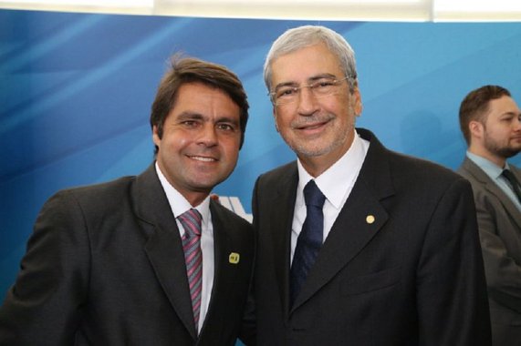 Ex-presidente da Câmara Municipal de Salvador, o vereador Paulo Câmara (PSDB) foi nomeado para a Secretaria Nacional de Assuntos Federativos, órgão vinculado à Secretaria de Governo da Presidência, cujo ministro é o também baiano Antônio Imbassahy (PSDB), seu padrinho político; em seu perfil no Twitter, o vereador prometeu afinco no trabalho; "É com muita responsabilidade que assumo a Secretaria Nacional de Assuntos Federativos. Na secretaria, entre outras atribuições, trabalharei para que estados e municípios tenham relação mais próxima com o governo federal. Estarei de portas abertas para receber governadores e prefeitos de todo o país, em especial da nossa Bahia", promete Câmara
