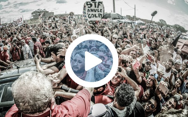 Em entrevista a rádio de Sergipe nesta manhã, o ex-presidente comentou com cautela as últimas pesquisas que apontam seu nome liderando o cenário para 2018; "É muito cedo para gente falar de pesquisa, porque ainda faltam praticamente dois anos para as eleições. A única coisa que eu tenho certeza é que se eu for candidato, eu vou querer lembrar a memória do povo, do quanto ele foi feliz enquanto eu era prseidente. Eu sei que se eu for candidato eu tenho condições de ganhar as eleições porque eu sei cuidar das pessoas humildes. Não é teoria, é prática", afirmou; Lula disse que já perdeu "a cota de eleição que tinha de perder"; "Se eu for candidato, é para ganhar"
