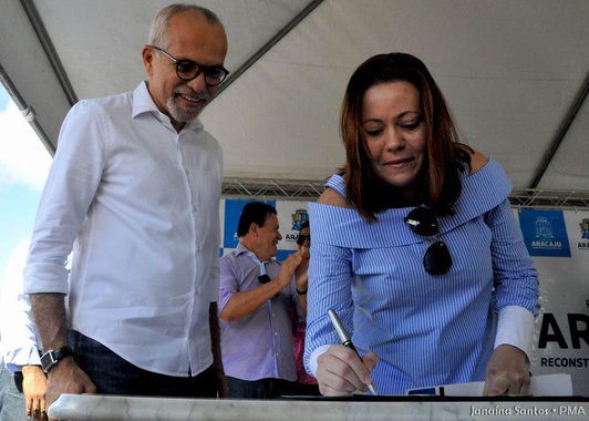 O prefeito Edvaldo Nogueira autorizou o início das obras da primeira unidade de saúde da família do bairro 17 de Março; o projeto, que irá beneficiar 17 mil moradores da região, garantindo serviços de assistência integral de saúde, é fruto de um investimento de R$ 955 mil; o planejamento, captação de recursos e celebração do convênio para a obra se deram ainda entre 2010 e 2012, quando Edvaldo era o prefeito; no entanto, a gestão que o sucedeu não cumpriu os prazos legais e perdeu a verba, o que foi revertido agora, mediante esforço da na atual administração