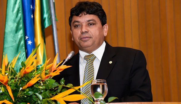 O secretário de Estado da Comunicação e Assuntos Políticos, Márcio Jerry, usou as redes sociais para rebater as inverdades que estão sendo ditas pela deputada Andrea Murad e ganhando acolhimento dos asseclas da oligarquia Sarney; filha do ex-secretário de saúde Ricardo Murad – considerado pela Polícia Federal chefe da quadrilha que desviou bilhões de reais da saúde pública do Maranhão durante o governo Roseana Sarney – Andrea agora pousa como exemplo de moralidade com críticas completamente infundadas contra o governador Flávio Dino; "A deputada Murad precisa explicar aos maranhenses as graves acusações e denúncias de desvio cometidos pelo pai dela na saúde do Maranhão"