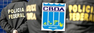 Polícia Federal deflagrou a operação Águas Claras, que apura um esquema de desvio de recursos públicos repassados à Confederação Brasileira de Desportos Aquáticos (CBDA); além do presidente da Confederação Brasileira de Desportos Aquáticos (CBDA), Coaracy Nunes, foram presas outras três pessoas na investigação que apura um esquema de desvio de R$ 40 milhões à entidade; quatro foram levados coercitivamente para depor; foram cumpridos ainda 16 mandados de busca e apreensão