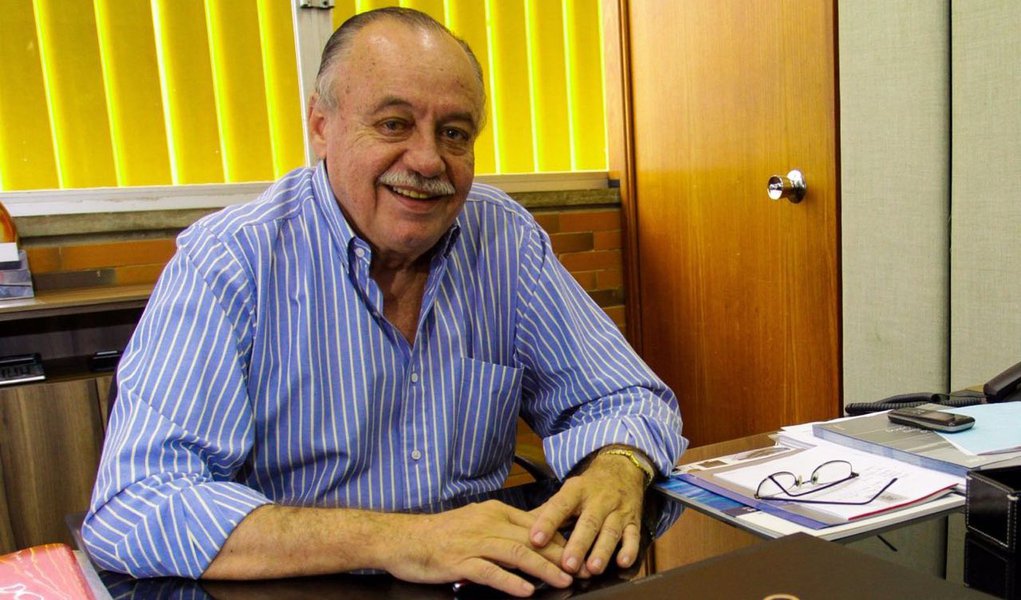 O ex-governador do Piauí, Freitas Neto (PSDB), não descarta uma candidatura a mandato eletivo em 2018; “Não estou pleiteando nada, não é provável, mas não é impossível”, afirmou o ex-governador, que defende o lançamento de novos nomes na política; “Sou um homem público realizado”; segundo ele, o Piauí perde terreno no Congresso por não falta de uma agenda positiva, de desenvolvimento, de progresso; “Hoje se governa para os políticos”; relato publicado no Piauí Hoje