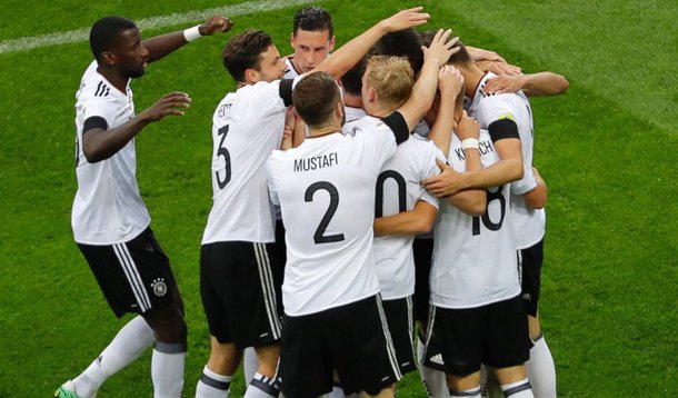 Uma seleção alemã com caras novas precisou trabalhar mais duro do que o esperado para derrotar a Austrália por 3 x 2 em sua estreia na Copa das Confederações, nesta segunda-feira, em uma partida em que o jovem time dos atuais campeões do mundo mostrou ainda estar se ajustando aos grandes torneios.