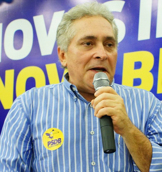 No comando do PSDB estadual há quatro anos, o ex-senador Luiz Pontes não será reconduzido ao cargo na convenção do partido, marcada para o próximo dia 11. A informação foi confirmada por ele, nesta segunda (31), quando informou também sua intenção de disputar uma vaga de deputado estadual ou senador em 2018