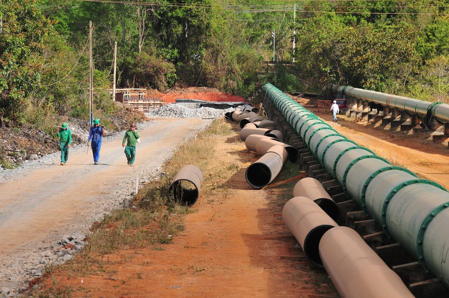 De acordo com o governo do Distrito Federal, para chegar ao fim das intervenções, faltam a chegada da balsa, a rede elétrica e a finalização da infraestrutura civil; a previsão é que o subsistema inicie a captação de 700 litros por segundo do Lago Paranoá até outubro; o investimento para as obras do Paranoá ficou em R$ 42 milhões, 15% abaixo do inicialmente estimado, de R$ 49,4 milhões; o Ministério da Integração Nacional liberou R$ 55 milhões para as obras — o dinheiro restante volta para a pasta federal