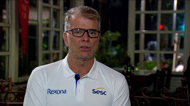 Segundo o colunista Lauro Jardim, o ex-técnico da seleção brasileira de vôlei, Bernardinho, já confirmou a interlocutores, inclusive ao presidente do Partido Novo, João Amoedo, que sairá candidato ao governo do Rio; um impasse para a oficialização, porém, será sua esposa, Fernanda Venturini