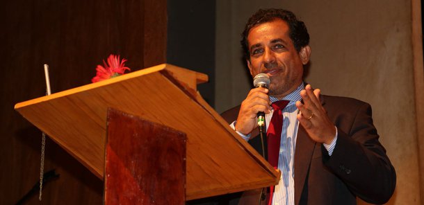 Delação premiada coloca o ex-prefeito de Santo Amaro, Ricardo Machado (foto), no centro de um esquema de corrupção que desviou pelo menos R$ 24 milhões entre os anos de 2011 e 2016; o delator que ajudou o Ministério Público a colocar o ex-vice-prefeito Leonardo Pacheco atrás das grades foi o empresário Luís Cláudio Sampaio Lobo, conhecido como 'Poi', e dono de uma empresa de materiais de construção na cidade; segundo a coluna Satélite, do jornal Correio, o empresário apontou a participação direta do ex-prefeito de Santo Amaro e disse que Machado era responsável por negociar pessoalmente com ele os valores das propinas pagas ao petista sobre contratos fraudados