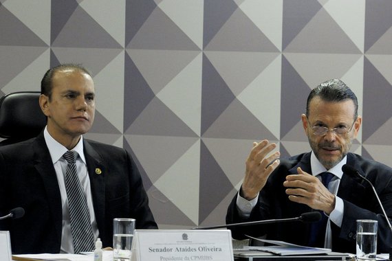 O ex-presidente do BNDES Luciano Coutinho disse nesta terça-feira (3) que o resultado econômico da BNDESPar com o grupo JBS "foi positivo" e que as decisões do banco, relativas à disponibilização de créditos para empresas, são feitas de forma colegiada, seguindo critérios de avaliação supervisionados em várias etapas por técnicos do quadro do banco; "Dos R$ 8,1 bilhões investidos pelo banco [dos quais R$ 5,6 bilhões foram na JBS e R$ 2,5 bilhões nos frigoríficos Bertin], o BNDES recebeu R$1 bilhão em comissões e prêmios; e R$ 4 bilhões em venda de ações com lucro", disse Coutinho em depoimento à CPI Mista da JBS