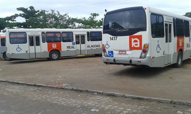 Trabalhadores de diversas categorias decidiriam aderir à paralisação nacional e realizar uma série de atos em Maceió, nesta sexta-feira (31), em protesto contra as reformas da Previdência e do Trabalho; vários sindicatos anunciaram que vão participar das mobilizações, caso dos rodoviários que anunciaram paralisação dos ônibus