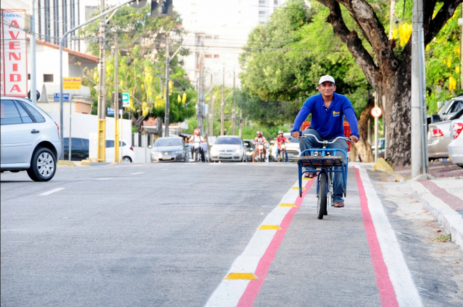 De acordo com pesquisa realizada pela empresa Urban Systems, Fortaleza é a sexta cidade com melhor mobilidade urbana do País. De um ano pra cá, a capital cearense subiu quatro posições no ranking, ficando abaixo de  São Paulo, Brasília, Rio de Janeiro, Curitiba e Belo Horizonte