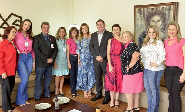 O presidente da Assembleia Legislativa, José Vitti (PSDB), incorporou ao calendário oficial do Legislativo goiano a Campanha Outubro Rosa, que destina ao combate e prevenção do câncer de mama; neste mês, uma série de eventos marca a adesão da Assembleia à campanha, que inclui exposições, palestras, debates e arrecadação de material para doação à Associação de Combate ao Câncer de Goiânia; "Todos as deputadas, deputados e servidores da Assembleia estão engajados na Campanha Outubro Rosa, que é uma ação fundamental para prevenção do câncer de mama" disse Vitti