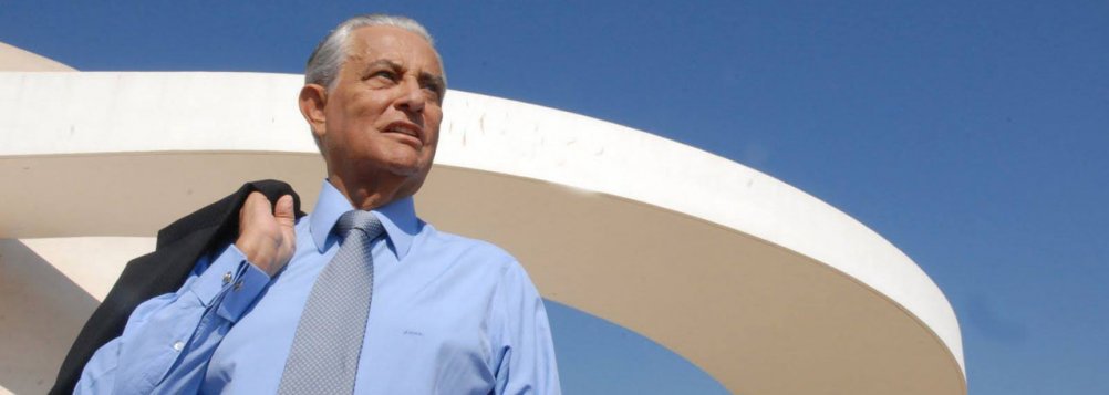 Prescreveu nesta semana a denúncia contra o ex-governador Joaquim Roriz (PRTB) do banco dos réus na Operação Aquarela, que revelou um esquema de corrupção no Banco de Brasília (BRB); recebida em 2011, a denúncia contra ele foi por formação de quadrilha e peculato; considerado uns dos maiores escândalos de corrupção no Distrito Federal, a Operação Aquarela, da Polícia Civil do DF, investiga desvios de dinheiro público em contratos sem licitação entre o BRB, a Asbace e a ATP Tecnologia e Produtos S; estima-se que o esquema tenha desviado mais de R$ 400 milhões dos cofres do BRB, entre 2004 e 2007