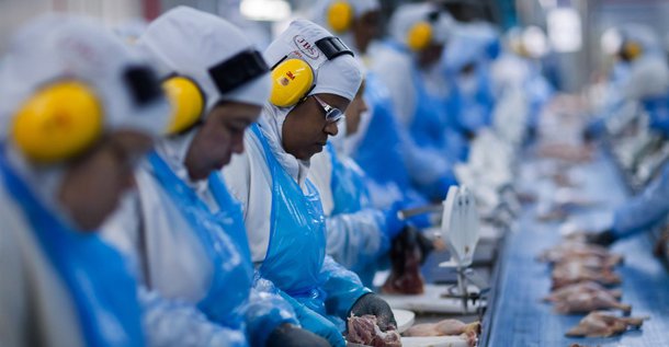 Empresa apresentou ao Conselho de Administração uma proposta de programa de desinvestimentos que permitiria levantar até R$ 6 bilhões, além do R$ 1 bilhão obtido com a venda das operações do grupo na Argentina, Paraguai e Uruguai; o programa proposto inclui a alienação da fatia de 19,2% na Vigor Alimentos e também da participação acionária na Moy Park, bem como a venda de ativos da Five Rivers Cattle Feeding e fazendas