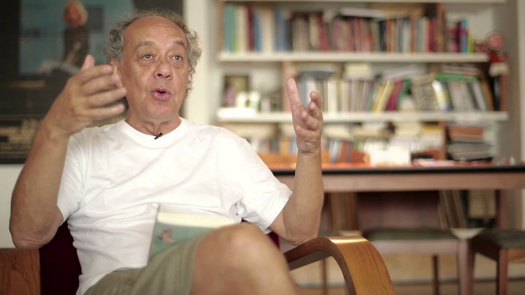 O jornalista José Trajano, ex-apresentador da ESPN, foi absolvido em processo de crime contra a honra, movido pelo apresentador Danilo Gentilli; na ação, Gentilli pedia indenização de R$ 1 milhão por críticas ao seu humor, feitas por Trajano em 2016, durante o programa Bate-Bola