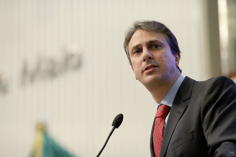 Projeto de Lei que visa o fortalecimento de medidas para a erradicação da pobreza infantil no Estado será encaminhado para a Assembleia Legislativa do Ceará nesta semana. O anúncio foi feito pelo governador Camilo Santana (PT) em transmissão ao vivo no Facebook, nesta terça (29). “Precisamos cuidar, acolher nossas crianças, que muitas vezes não têm condições de se alimentar direito, de viver direito”, disse