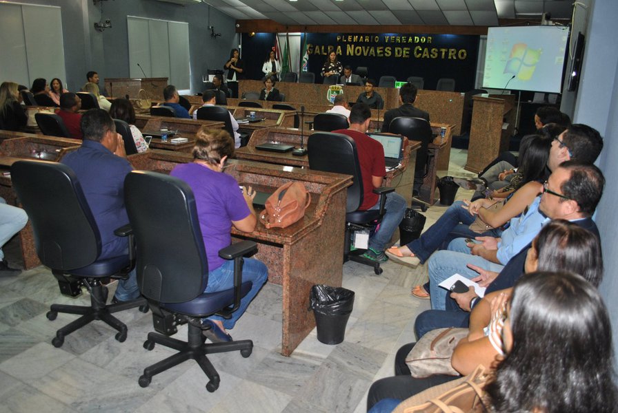 A Câmara Municipal concordou em criar, em Maceió, duas datas comemorativas: o "Dia Municipal do Rock" e o "Dia da Mulher Cristã Evangélica"; no primeiro caso, o objetivo é fortalecer, apoiar, incentivar e valorizar o rock, disponibilizar espaços públicos para os músicos e fomentar políticas públicas que propiciem o surgimento de novos grupos de rock; o segundo caso copia uma lei semelhante sancionada pelo governador de São Paulo, Geraldo Alckimin, no ano passado