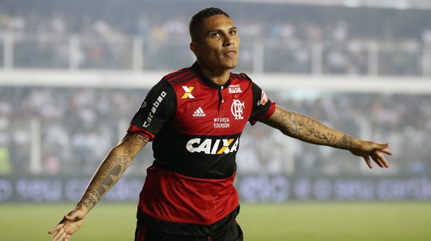 A Fifa suspendeu por 30 dias o jogador peruano Paolo Guerrero, após "resultado analítico adverso" num recente exame antidoping, de acordo com a Federação Peruana de Futebol; Guerrero é o capitão da seleção peruana, que está se preparando para jogar as partidas de repescagem contra a Nova Zelândia que começam na próxima semana pelas eliminatórias para a Copa do Mundo de 2018