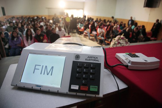 Certos de que o prefeito de Maceió, Rui Palmeira (PSDB), não será candidato em 2018, um grupo partidário, mas da base de apoio ao prefeito, tem conversado com os senadores Fernando Collor (PTC) e Benedito de Lira (PP); ideia é que o primeiro seja candidato ao governo de Alagoas e o segundo dispute à reeleição