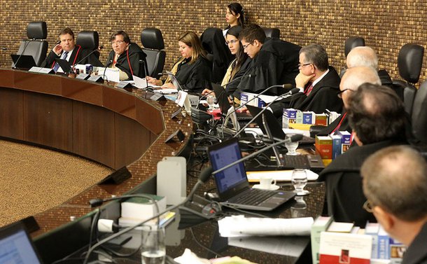 O Tribunal de Justiça (TJ) de Alagoas acatou pedido feito por representantes de associações militares para que a corte passe a intermediar a negociação de reajuste salarial anual para a categoria com o governo de Alagoas; condução dos trabalhos será da equipe que integra o Núcleo Permanente de Métodos Consensuais de Solução de Conflitos (NJUS/AL)
