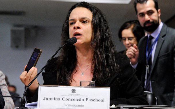 A parecerista do golpe de 2016 responsabiliza a banca examinadora da USP por sua reprovação. Ainda no Twitter, postou frases do tipo: “Todos sabiam que eu seria reprovada. Eu cheguei a vaticinar até mesmo uma nota 3,5 que me foi atribuída. Ainda assim eu participei"; ela também afirmou que sua tese é importante para a humanidade, num surto de megalomania