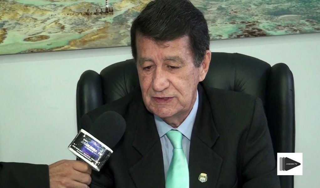 A Superintendência Regional da Polícia Federal em Alagoas desencadeou uma ação denominada "OPERAÇÃO PENSE MACEIÓ", com o cumprimento de mandados de busca e apreensão e de condução coercitiva expedidos pela 3ª Zona Eleitoral do Estado de Alagoas, em Maceió, todos cumpridos na capital alagoana; mandados são contra o vereador Antônio Hollanda e outras pessoas acusadas de compra de votos na eleição passada; parlamentar teria se utilizado das instalações de uma suposta entidade sem fins lucrativos para realizar atendimentos médicos em troca de votos
