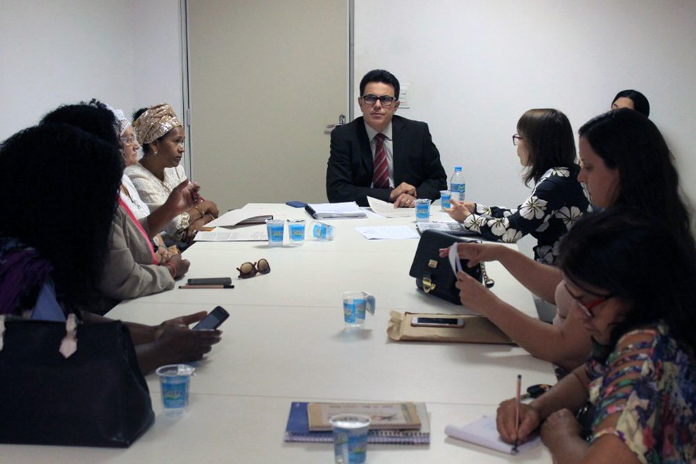 O secretário de Estado da Assistência Social e Cidadania, Zé Santana, recebeu a consultora da Unesco, Andrea Guimarães, com quem debateu assuntos referentes à intolerância religiosa no Piauí; no encontro foi apresentado o relatório de intolerância e violência religiosa no Brasil, que foi elaborado pela Secretaria Nacional de Cidadania, no ano de 2014-2015, bem como também debatidas medidas conjuntas de combate à intolerância religiosa no estado