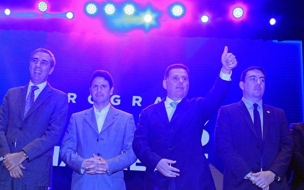 Ao falar em nome da base aliada, no lançamento do programa Goiás na Frente, o presidente da Assembleia Legislativa, José Vitti (PSDB), destacou a capacidade de gestão do governador em busca do crescimento de Goiás; presidente da Alego também lembrou que a participação dos prefeitos no processo de elaboração deste Programa foi fundamental e demonstra o caráter republicano do governo estadual; por fim, o presidente ressaltou o papel "fundamental e corajoso" da Assembleia Legislativa no ajuste das contas do Estado; "O Parlamento goiano não se omitiu e deu sua parcela de colaboração", disse Vitti