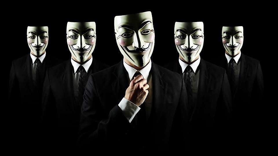 O 'algo' pós-democracia representativa tenderá a se configurar como democracia ocupativa, qual seja, como uma plataforma não-hierárquica e prático-decisória delineada pelas aglomeratividades horizontais, pelas participações espontâneo-instantâneas e pelas reivindicações pontuais