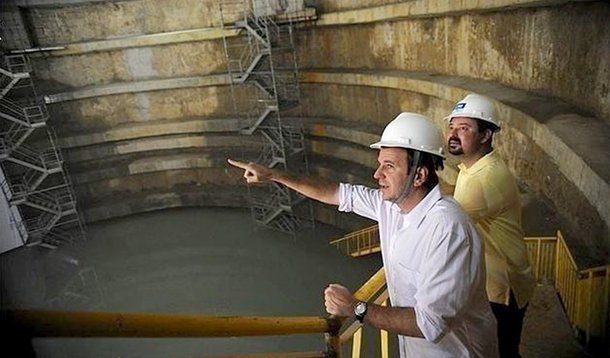 O juiz Marcelo Bretas, da 7ª Vara Federal Criminal, aceitou denúncia oferecida pelo Ministério Público Federal do Rio de Janeiro contra o ex-secretário de Obras do ex-prefeito Eduardo Paes Alexandre Pinto, e outros 10 investigados por participação do esquema que teria desviado R$ 36 milhões em obras da Transcarioca e da recuperação da Bacia de Jacarepaguá; além de Alexandre Pinto, tornaram-se réus Laudo Aparecido Dala Costa Ziani, Vanuza Vidal Sampaio, Eduardo Fagundes de Carvalho, Ricardo da Cruz Falcão, Alzamir de Freitas Araújo, Carlos Frederico Peixoto Pires, Antonio Carlos Bezerra, Alexandre Luiz Aragão da Silva, Antonio Cid Campelo Rodrigues e Reinaldo Assunção Silva