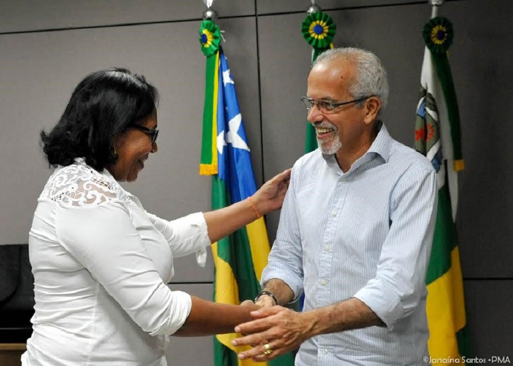 Prefeito Edvaldo Nogueira convidou a economista Maria Avilete Ramalho para ser a nova diretora-presidente do Aracaju Previdência; ela é funcionária do Banco do Estado de Sergipe (Banese) há 35 anos, já tendo ocupado cargos de direção nas diversas empresas e setores da instituição financeira; atualmente, ela é presidente da Caixa de Assistência dos Empregados do Banese e presidente do Conselho da Previdência Complementar
