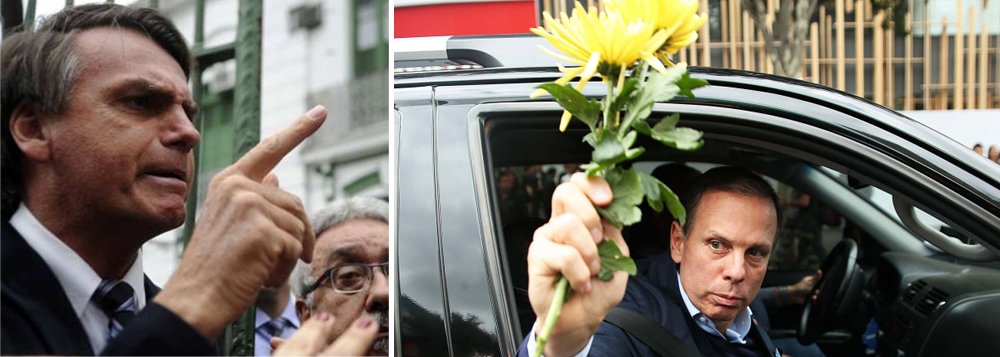 As constantes agressões ao ex-presidente Lula e gestos trogloditas, como o de atirar flores ao chão, têm uma explicação, segundo Joaquim de Carvalho: Doria hoje briga com Jair Bolsonaro, para conquistar a extrema direita brasileira que saiu do armário