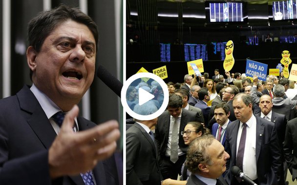 Ao comentar o resultado da sessão que livrou Michel Temer da segunda denúncia oferecida pela PGR contra ele, o deputado federal Wadih Damous (PT-RJ), diz que a Câmara, ao salvar Temer, se tornou cúmplice do peemedebista; "A  maioria da Câmara dos Deputados se tornou cúmplice da roubalheira, do trabalho escravo, da reforma da Previdência, do que há de pior nesse país"; o deputado diz que continuará o enfrentamento contra o governo Temer