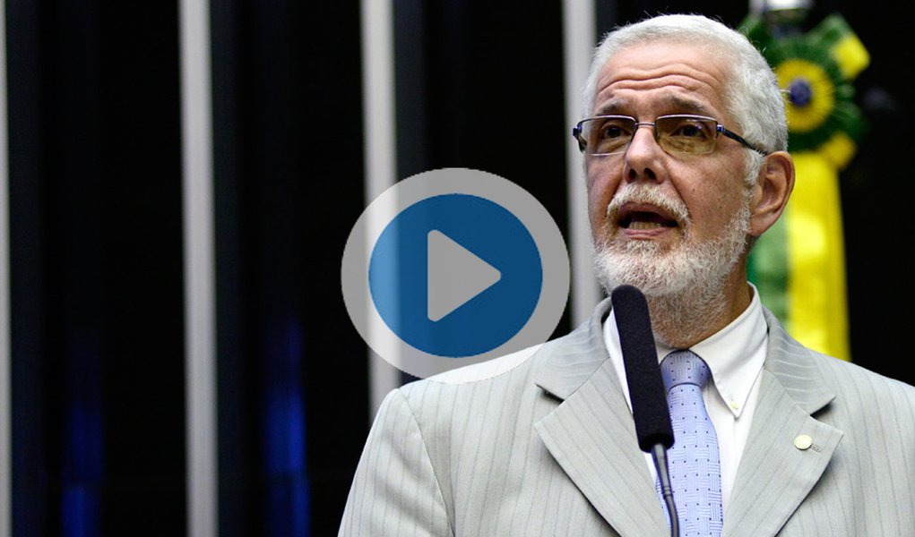 O deputado federal Jorge Solla (PT-BA) denunciou do plenário da Câmara o desvio de mais de R$ 680 milhões de medicamentos do Ministério da Saúde para a compra de votos de parlamentares na votação da denúncia contra o presidente Michel Temer; segundo ele, "Pagar a conta de manter um presidente corrupto é caro, e pagar a conta de manter duas vezes é muito caro. O problema é quem paga a conta. Quem paga a conta é o povo brasileiro"