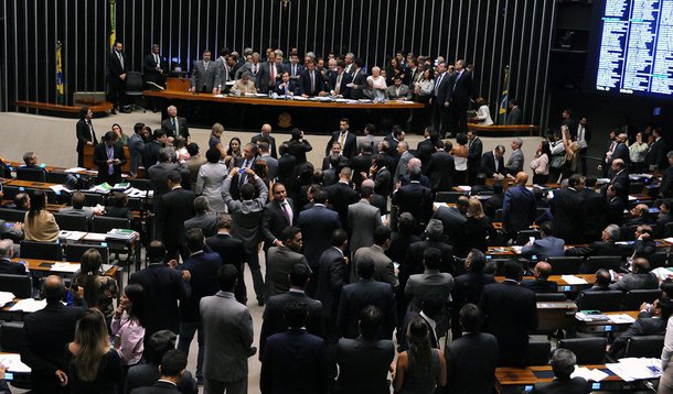 Levantamento feito por meios de comunicação mostra que os indecisos são maioria entre os deputados federais maranhenses sobre qual posição tomar com relação a Reforma da Previdência; entre os 18 parlamentares, apenas Cleber Verde (PRB) aparece como convicto solitário na defesa da aprovação da proposta