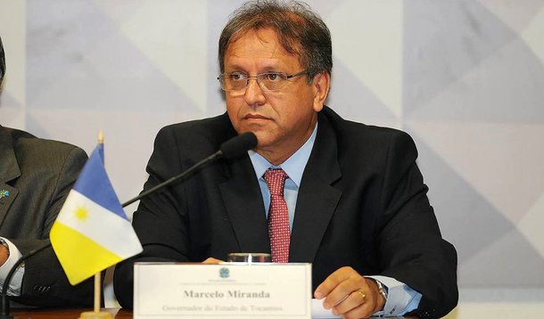 Durante evento, o governador Marcelo Miranda disse que a agenda positiva adotada pelo Executivo tem provocado reações nos adversários; ele afirmou que as obras do seu governo estão incomodando; “Acredito que estamos incomodando. Todas as vezes essas pessoas jogam pedras nos sonhos do povo tocantinense, nós pegamos essas pedras e transformamos em obras. Ninguém joga pedra em árvore seca"