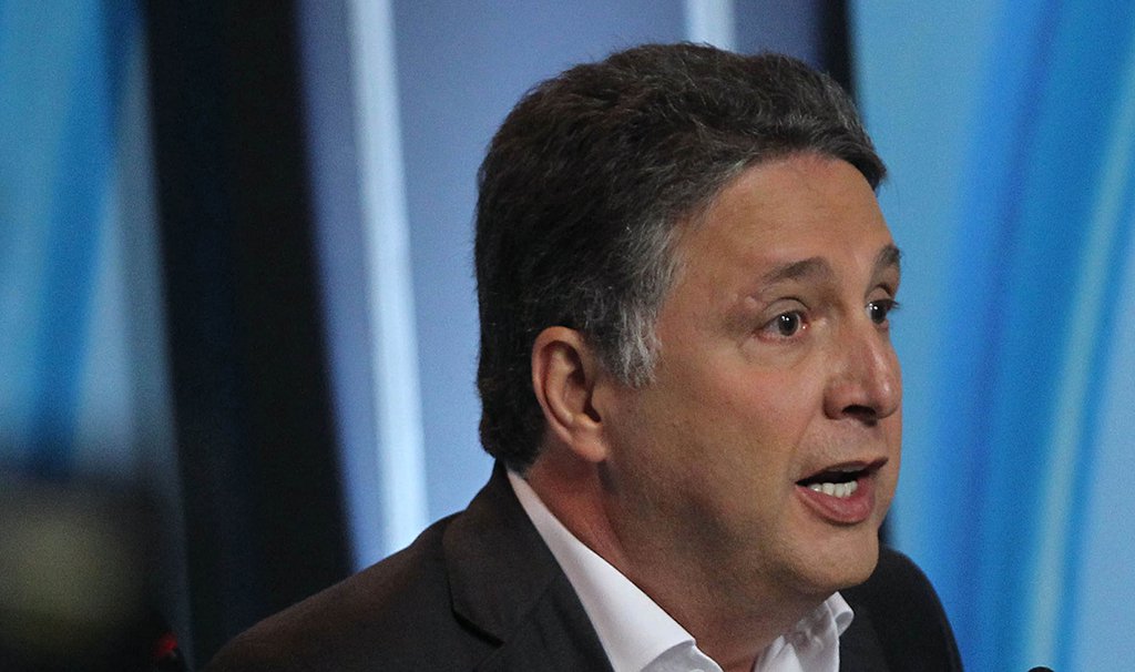 26/09/2014 - O candidato ao governo do Rio pelo PT, senador Lindberg Farias, participa do debate com candidatos a governador na Rede Record. FOTO: Pool/Fotos Públicas.