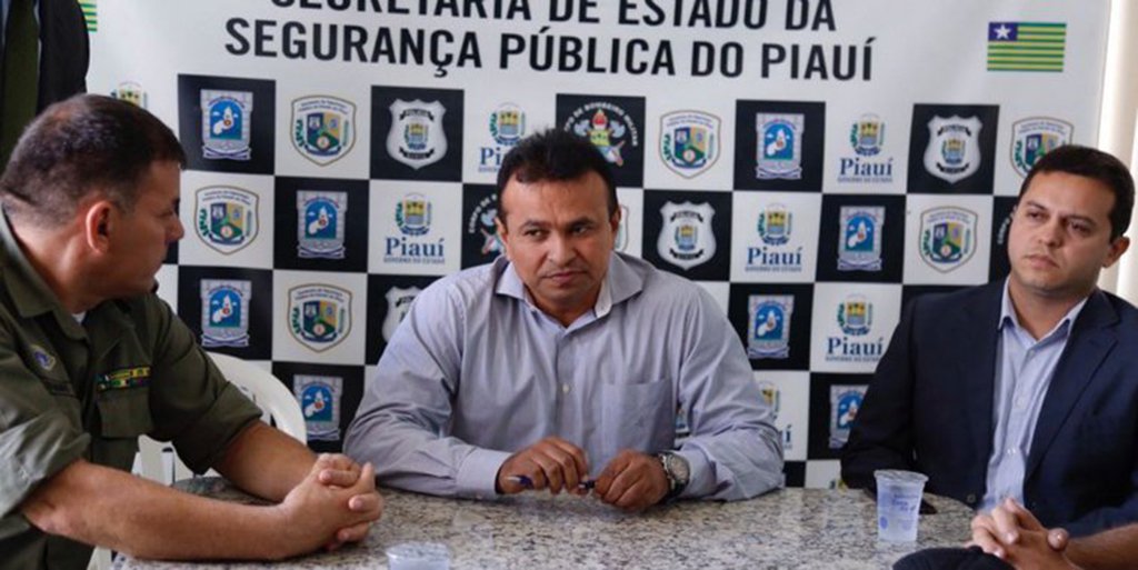 A secretaria estadual de Segurança e o Núcleo de Promoção de Concursos da UESPI (Nucepe) anunciaram, em entrevista coletiva à imprensa, a anulação do concurso da Polícia Militar do Piauí realizado neste domingo, 21; o motivo seria a constatação de fraude; segundo secretário Fábio Abreu, a anulação é para preservar os candidatos que se inscreveram e estudaram para fazer a prova