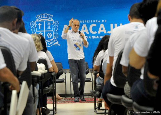 O prefeito de Aracaju, Edvaldo Nogueira (PCdoB) reiterou que a reconstrução da cidade não tem sido uma tarefa fácil: Herdamos dívidas de R$ 540 milhões, além de pagarmos pelos serviços que estão sendo prestados na cidade, temos que arcar com o parcelamento da dívida do passado"; o prefeito lembrou que só neste ano, já pagou 12 folhas salariais, sendo 10 delas do seu governo (janeiro a outubro) e duas da gestão passada (dezembro de 2016 e o 13° salário do ano passado)