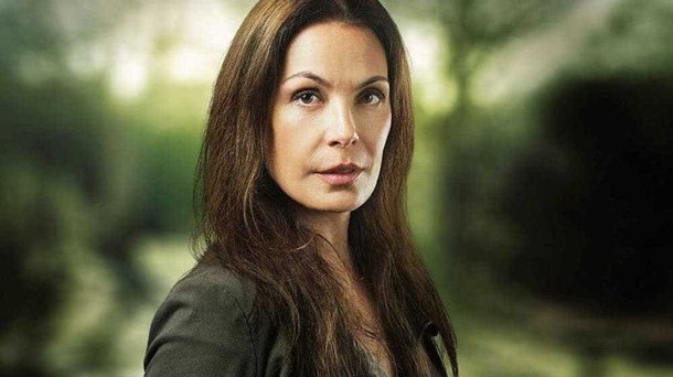 Carolina Ferraz entrou com uma ação trabalhista contra a Globo; o processo corre em segredo de justiça, mas basicamente a atriz pede direitos de funcionária; emissora argumenta que ela era pessoa jurídica