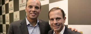 O prefeito de São Paulo, João Doria, vai tirar ser vice, Bruno Covas, da secretaria mais forte de sua administração; Doria quer Mandar Bruno Covas para a articulação política da Prefeitura junto à Câmara de Vereadores; mudança revela mais do que o desgaste na relação do prefeito com seu vice, mas também um aceno político importante: sai o político Bruno Covas (PSDB) e entra Cláudio Carvalho de Lima, ligado ao MBL, que assumirá o papel de gestor de ações importantes da prefeitura