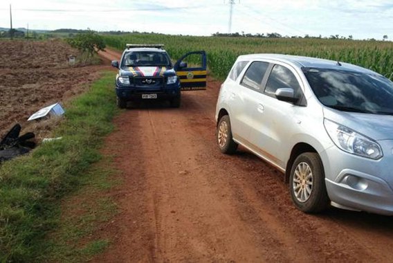 Três assaltantes que participaram do mega-assalto à sede da empresa de transportes de valores Prosegur, em Ciudad del Este, no Paraguai, morreram nesta segunda-feira 24 após troca de tiros com agentes das polícias Federal e Rodoviária Federal; segundo a PRF, três veículos usados pela quadrilha, que roubou cerca de US$ 40 milhões nesta madrugada, foram localizados