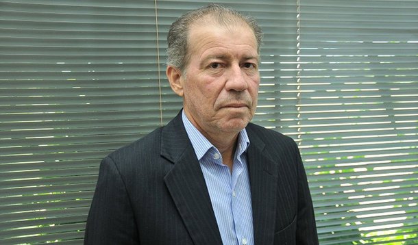O novo secretário de Articulação Política do Tocantins, João Emídio de Miranda (PMDB) afirmar que sua função dentro do governo nada tem a ver om as eleições do próximo ano; "O desafio é garantir a governabilidade"; titular da pasta avaliou que a crise que o Estado enfrenta é nacional; "O Tocantins faz parte do Brasil e faz parte da crise. A crise é financeira, institucional, política e é de interesse de alguns grupos. Ela é nacional e também participamos dela", disse
