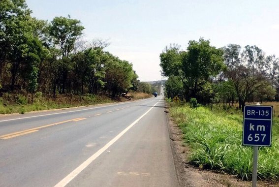 O governo de Minas Gerais, por meio da Secretaria de Estado de Transportes e Obras Públicas (Setop), publicou o edital de licitação, na modalidade de Concorrência Pública Internacional, para a concessão de 363,95 quilômetros de malha rodoviária mineira sob responsabilidade do Departamento de Edificações e Estradas de Rodagem de Minas Gerais (DEER/MG); de acordo com o governo, são 301,20 quilômetros na BR-135, do entroncamento com a BR-040 até a cidade de Montes Claros, passando pelas cidades de Curvelo, Corinto, Augusto de Lima e Bocaiúva; na MG-231, são 22,65 quilômetros, do entroncamento com a LMG-754, em Cordisburgo ao entroncamento com a BR-040